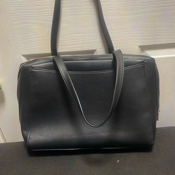 Black dressy purse take it where you wanna take it and have fun or make business - Picture 1 of 5